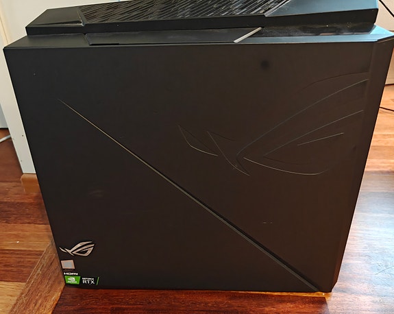Asus Huracan G21 pelikone