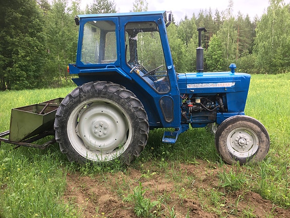 Traktori Ford 4000