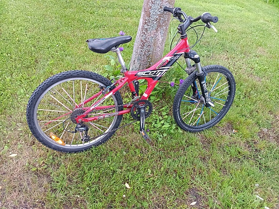 Scott maastopyörä marzocchi keulalla