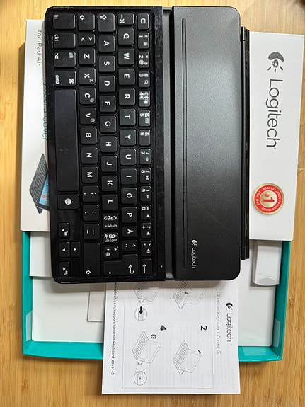 Logitech Ultrathin Keyboard Cover i5 (Bluetooth) iPadille