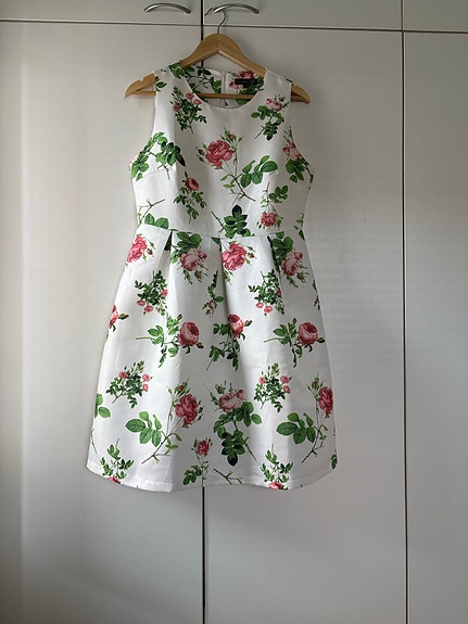 Kukallinen mekko