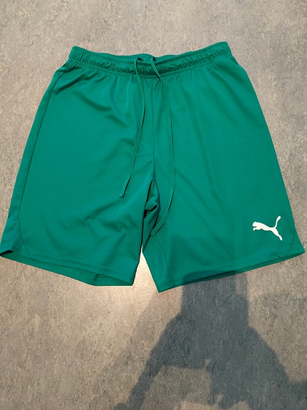 Puma urheilu shortsit