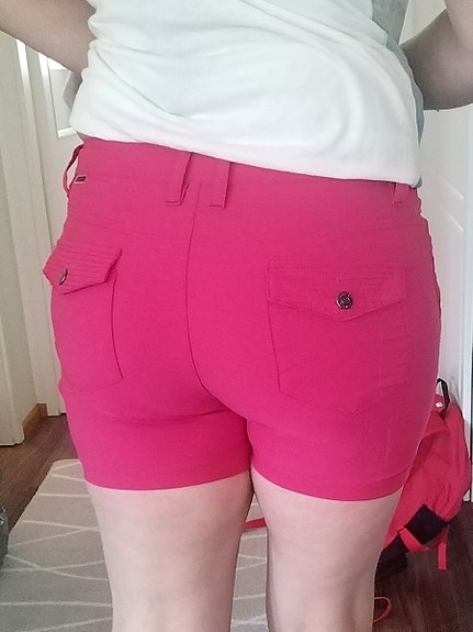 Naisten lyhyet shortsit koko 40