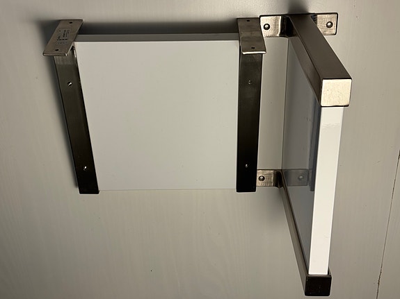 IKEA EKBY BJÄRNUM hyllynkannattimet (4 kpl) + 2 hyllyä – harvinainen