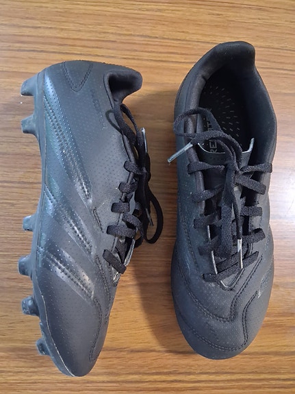 Adidas Predator jalkapallokengät