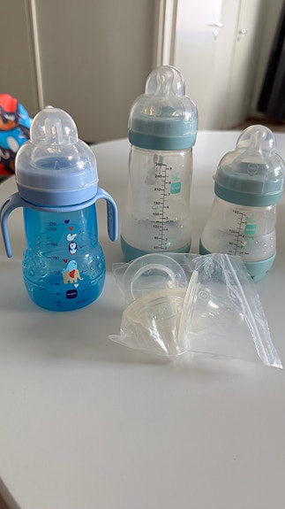 MAM anti-colic tuttipullot ja trainer nokkamuki + lisäpullotutit