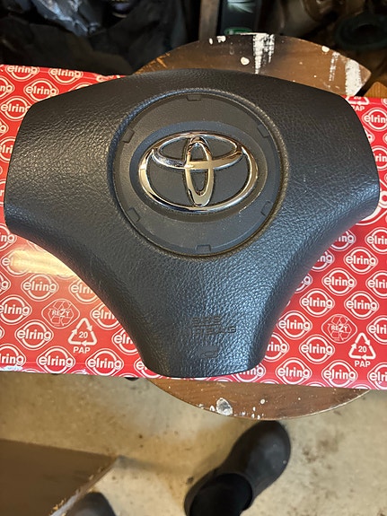 Corolla E12 ohjauspyörän airbag / turvatyyny
