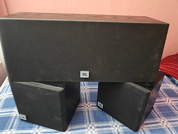 Kaiuttimet JBL