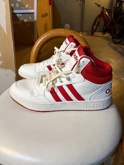 Adidas koripallokengät
