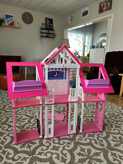 Barbie talo