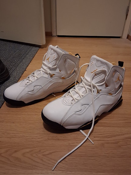 Hienot AirJordan kengät (True Flight White Yellow Ochre), koko 45