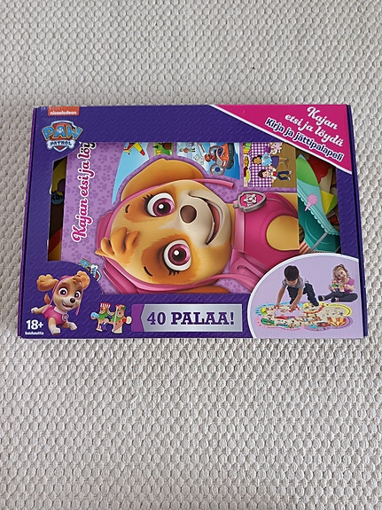 Kaja etsi ja löydä jättipalapeli ja kirja