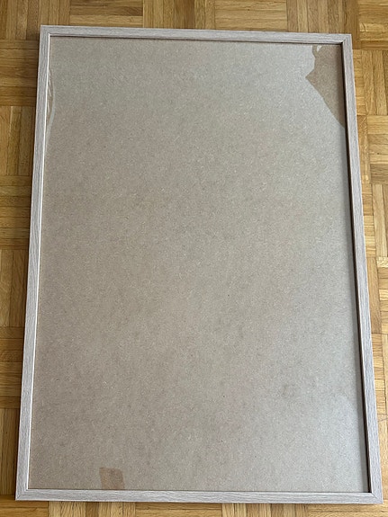 60 x 90 cm (akryylilasi) puinen kehys