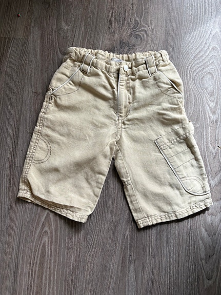 Lasten caprishortsit koko 104