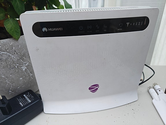 4G reititin Huawei CPE B593