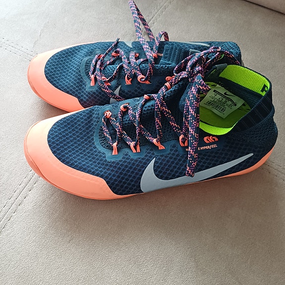 Naisten nike kengät 37