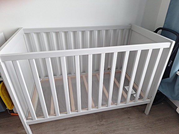 IKEA Sundvik harmaa pinnasänky