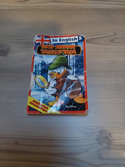 Aku Ankka taskukirja in english 5