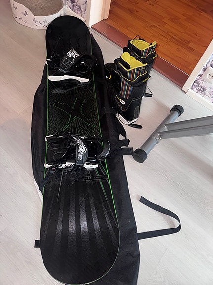 Burton MOTO miesten lumilautakengät koko 46 + Crazy Creek 161 cm lumilauta