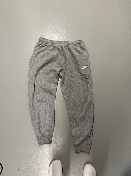 Nike college housut