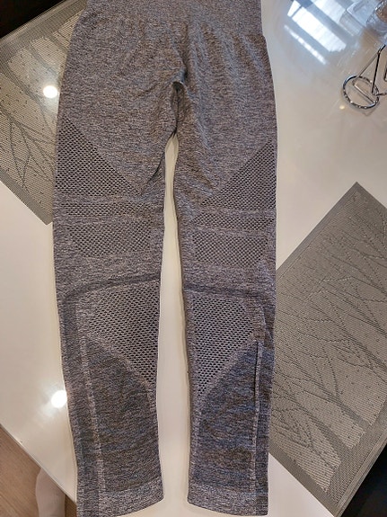 Legginsit