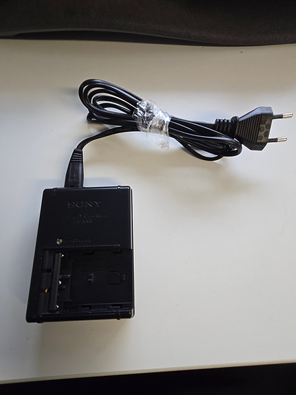 sony akkulaturi kameroihin BC VM10