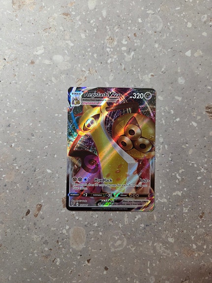 Aegislash VMAX - Pokemon, Vivid Voltage