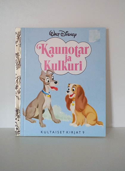 Vintage Disney Kaunotar ja Kulkuri satukirja