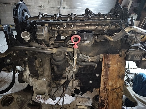 Volvo D5 moottori.