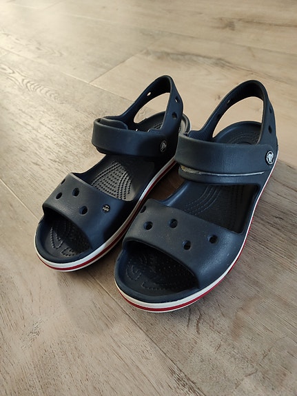 crocs sandaalit