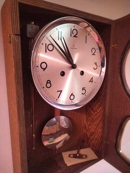 Junghans seinäkello