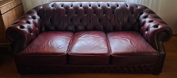 3 ja 2 istuttavat Chesterfield nahkasohvat