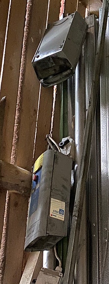 Abloy nosto-ovet moottorilla