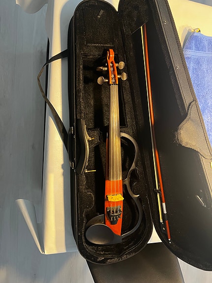 Yamaha SV-100 Silent Violin sähköviulu