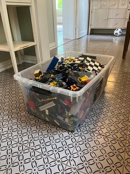 LEGOJA isossa laatikossa