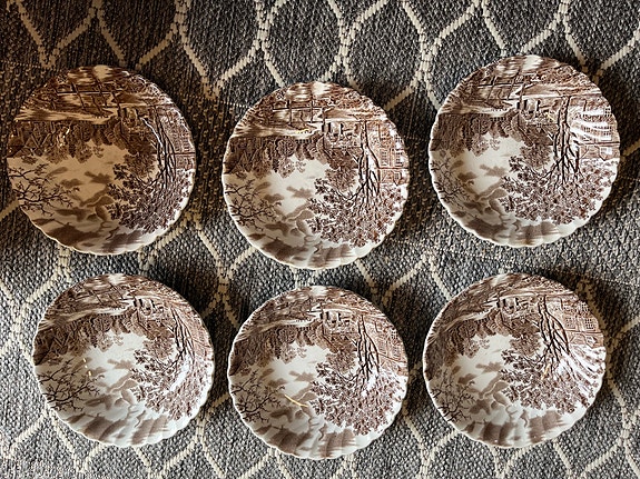 Johnson Brothers Cotswold syvät lautaset