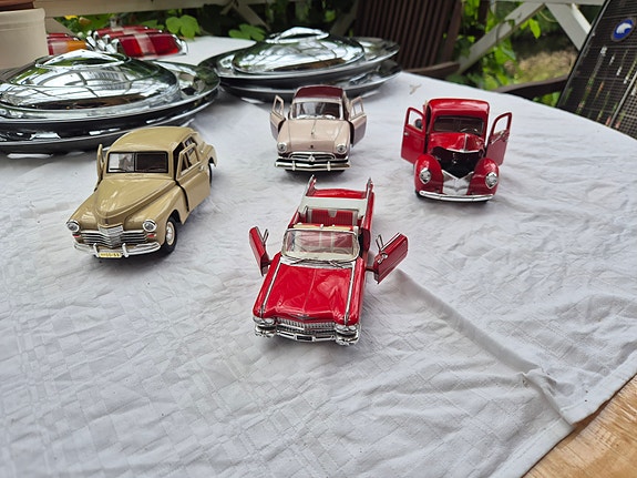 Pienoismalli-autot 1:24, peltikorit