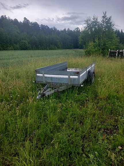 Peräkärry jarrullinen