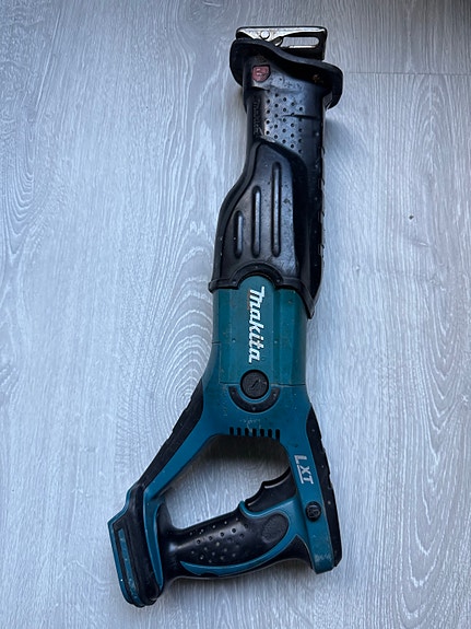 Makita DJR181 18V akkupistosaha runko