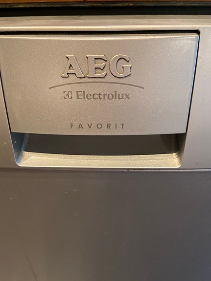 AEG Electrolux Favorit astianpesukone tason alle, teräs  Varattu!