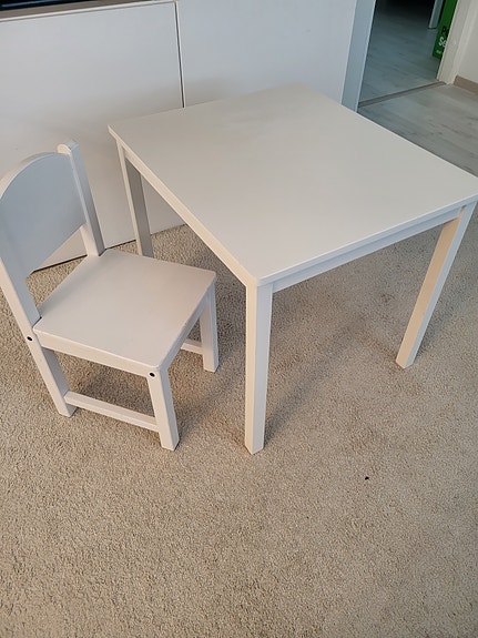Ikea lasten pöytä ja tuoli