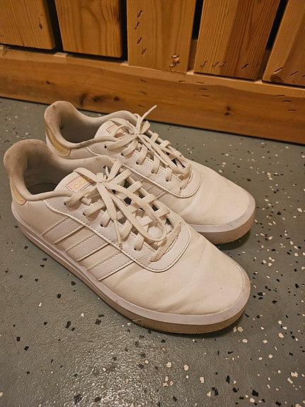 Naisten Adidas kengät