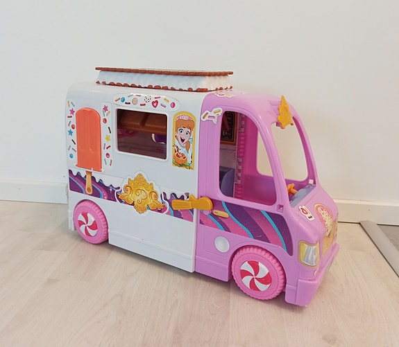 Barbie jäätelöauto