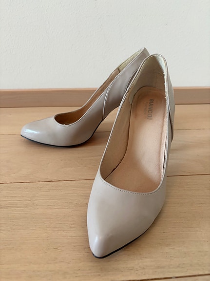 Bianco nude korkokengät