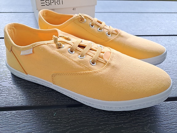 Uudet Esprit tennarit koko 41