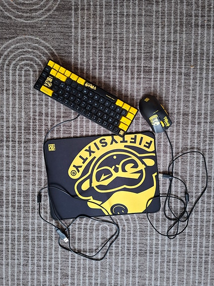 Fiftysixty Näppäimistö, Hiiri ja Hiirimatto