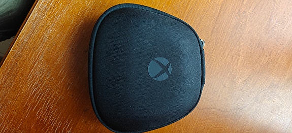 Xbox Elite 2 -ohjaimen kotelo, laturi ja osia