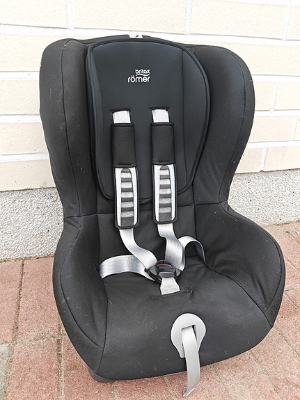 Britax Römer Duo Plus musta turvaistuin 18kg