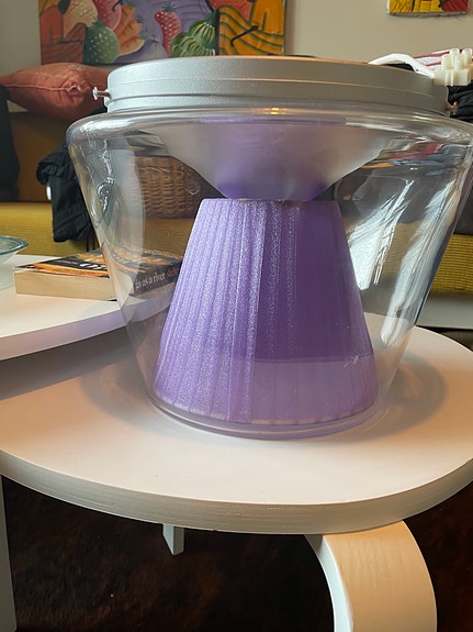 IKEA (?) kattovalaisin lasikuvulla violetti