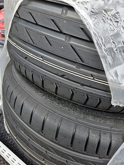 2 kpl Nokian Tyres zLine 245/45 R 17 99Y XL